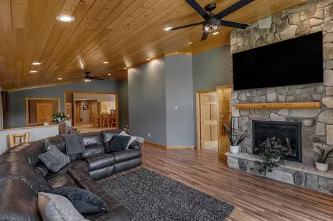 Living - 28877 Todd Line Rd, Staples, MN 56479 photo 4 of 5