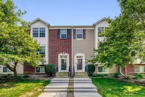 5213 Scott Trl, Robbinsdale, MN 55422