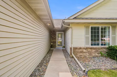 Entry Way - 1235 35th Ave N, Saint Cloud, MN 56303 photo 2 of 2