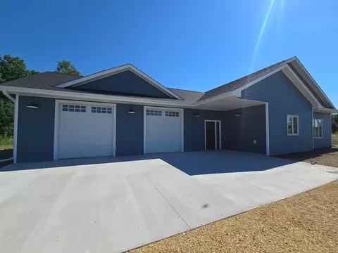 32 256th St, Osceola, WI 54020