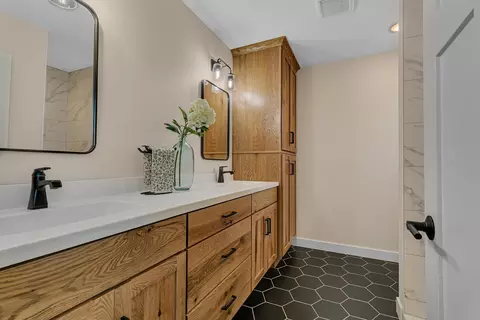 Bath - 3025 Nottingham Rd S, Saint Cloud, MN 56301 photo 1 of 4
