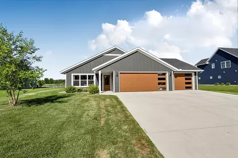 Exterior - 3025 Nottingham Rd S, Saint Cloud, MN 56301 photo 6 of 6