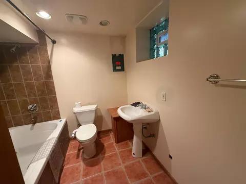 Bath - 3090 Alexander Ln, Mound, MN 55364 photo 3 of 3