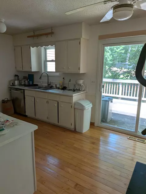 Kitchen - 3090 Alexander Ln, Mound, MN 55364 photo 2 of 2