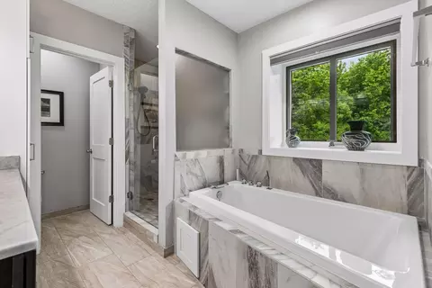 Bath - 2900 Skyline Dr, Eagan, MN 55121 photo 2 of 7