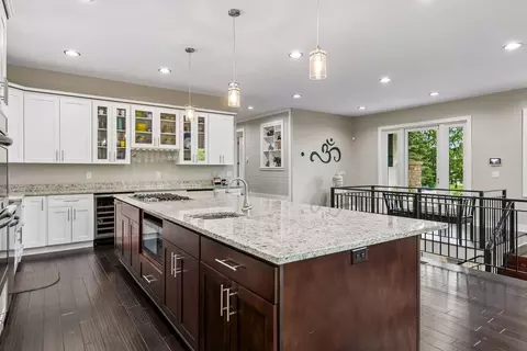 Kitchen - 2900 Skyline Dr, Eagan, MN 55121 photo 5 of 9