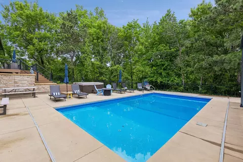 Exterior - 2900 Skyline Dr, Eagan, MN 55121 photo 4 of 10