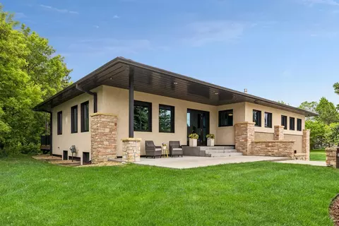 Exterior - 2900 Skyline Dr, Eagan, MN 55121 photo 3 of 10