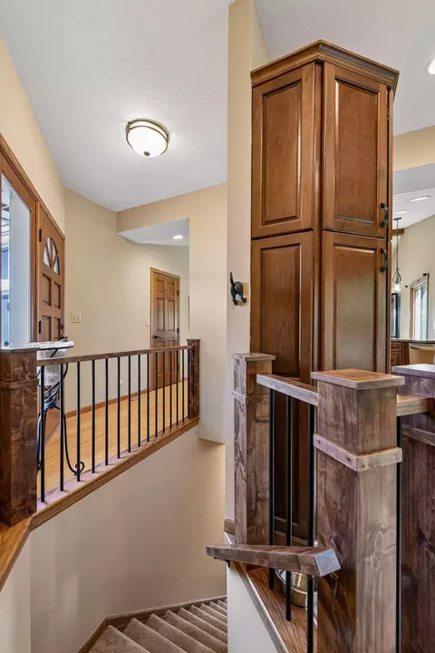 Entry Way - 1824 Commerce Blvd, Mound, MN 55364 photo 1 of 1