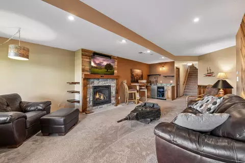 Living - 1824 Commerce Blvd, Mound, MN 55364 photo 7 of 7