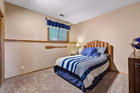 Bedroom - 1824 Commerce Blvd, Mound, MN 55364 photo 4 of 4