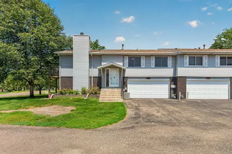 3915 Gershwin Ave N, Oakdale, MN 55128
