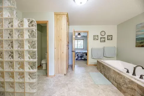 Bath - 3807 N Eagle Rd, Willmar, MN 56201 photo 9 of 9