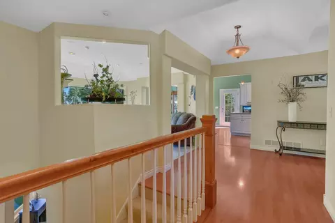 Entry Way - 7585 12th St NW, Willmar, MN 56201 photo 4 of 7