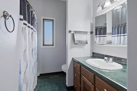 Bath - 604 E Walnut Ave, Olivia, MN 56277 photo 1 of 1