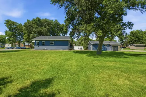 Exterior - 604 E Walnut Ave, Olivia, MN 56277 photo 10 of 11