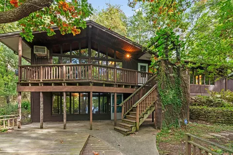 8274 Hidden Bay Trl N, Lake Elmo, MN 55042