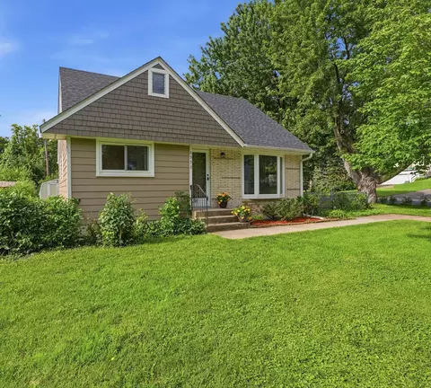 8933 Wally Dr, Golden Valley, MN 55427