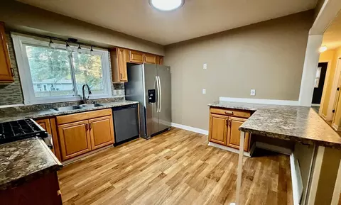 Kitchen - 4333 Rahn Rd, Eagan, MN 55122 photo 2 of 3