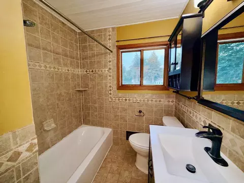 Bath - 4333 Rahn Rd, Eagan, MN 55122 photo 2 of 3