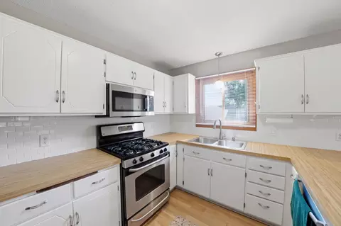 Kitchen - 7801 119th Ave N, Champlin, MN 55316 photo 2 of 2