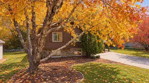 13225 Court Pl, Burnsville, MN 55337