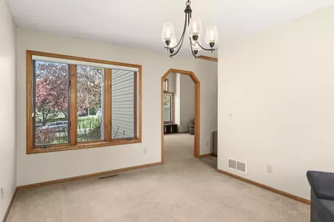 11525 Pondview Ct, Champlin, MN 55316 photo 8
