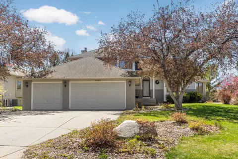 11525 Pondview Ct, Champlin, MN 55316 photo 2