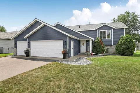 1120 4th St N, Sartell, MN 56377