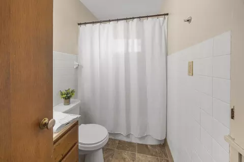 Bath - 430 2nd St SE, Milaca, MN 56353 photo 1 of 2