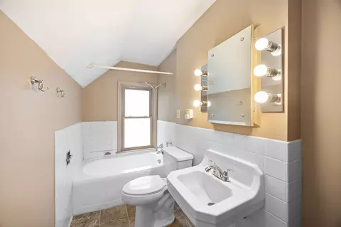 Bath - 430 2nd St SE, Milaca, MN 56353 photo 2 of 2