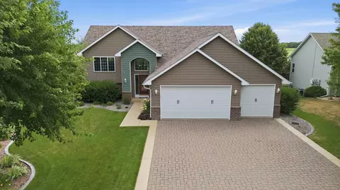 711 Williams Dr, Hastings, MN 55033