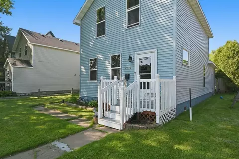 Exterior - 2114 E 6th St, Superior, WI 54880 photo 2 of 5