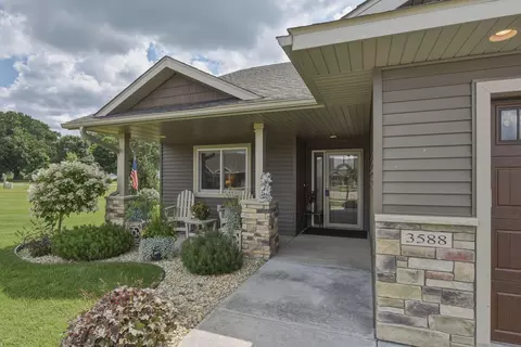 Exterior - 3588 Newcastle Dr, River Falls, WI 54022 photo 2 of 8