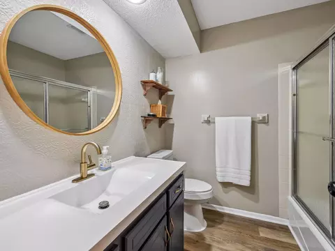 Bath - 4881 Independence St, Maple Plain, MN 55359 photo 2 of 3