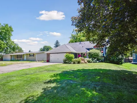 Exterior - 4881 Independence St, Maple Plain, MN 55359 photo 4 of 8