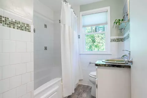 Bath - 1325 10th Ave N, Saint Cloud, MN 56303 photo 2 of 3