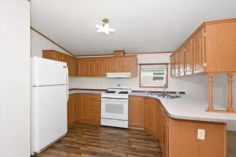 Kitchen - 35 Korda Dr, Duluth, MN 55808 photo 1 of 1