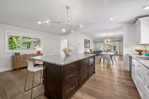 7204 Glouchester Dr, Edina, MN 55435