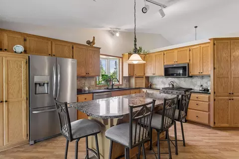 13323 Glenhaven Ct, Apple Valley, MN 55124