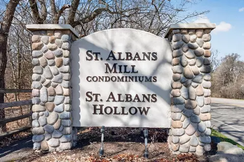 3020 Saint Albans Mill Rd #205, Hopkins, MN 55305