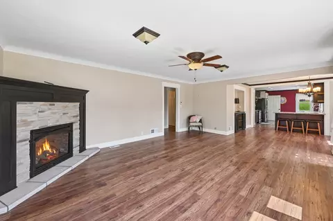 Living - 110 Circle Dr, Jackson, MN 56143 photo 5 of 6