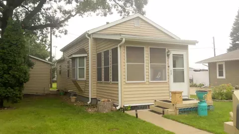 905 Poplar St, Crosby, MN 56441