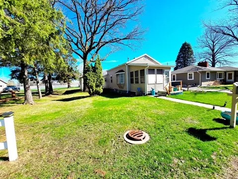 905 Poplar St, Crosby, MN 56441
