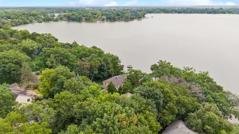 3234 Owasso Heights Rd, Shoreview, MN 55126