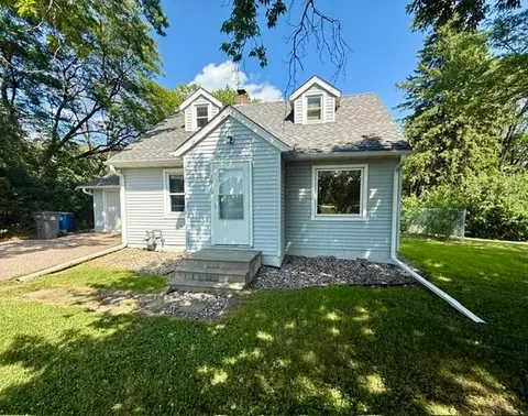 1010 Evergreen Ln N, Plymouth, MN 55441