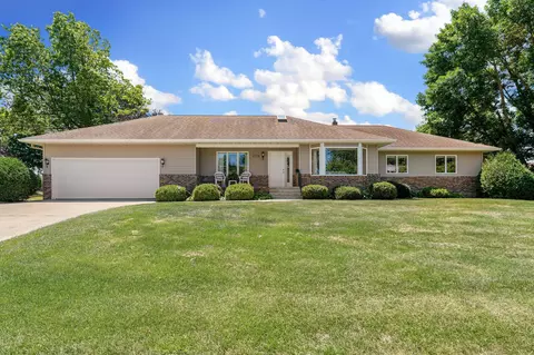 1775 Greenhaven Ln NE, Owatonna, MN 55060