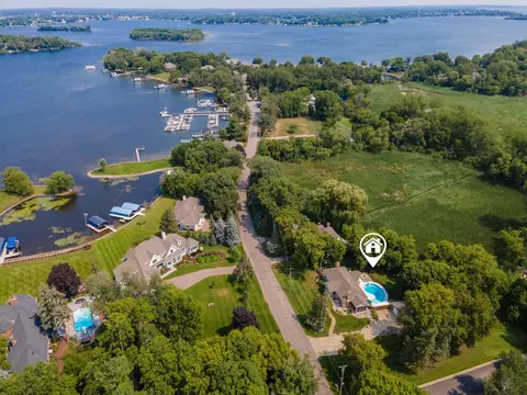 5565 Howards Point Rd, Shorewood, MN 55331