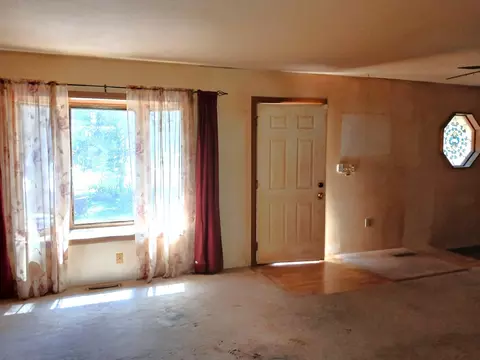 Living - 628 Willow Ct, Horace, ND 58047 photo 2 of 3