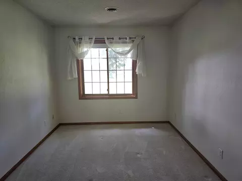 Bedroom - 2206 10th Ave SE, Willmar, MN 56201 photo 1 of 2